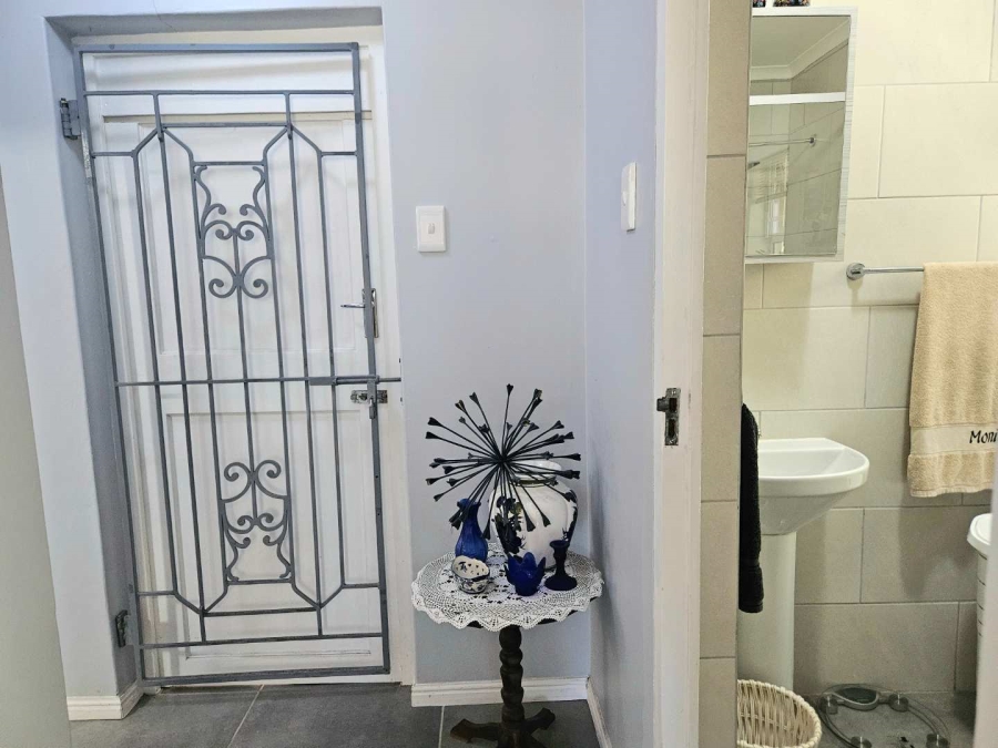 4 Bedroom Property for Sale in Pearly Beach Western Cape